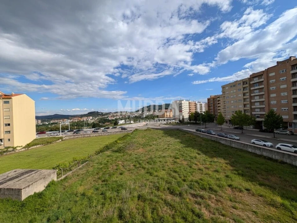 Apartamento T3 para Venda em Sé, Santa Maria e Meixedo Foto 8