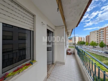 Apartamento T3 para Venda em Sé, Santa Maria e Meixedo