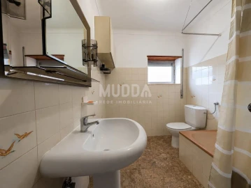 Apartamento T3 para Venda em Sé, Santa Maria e Meixedo