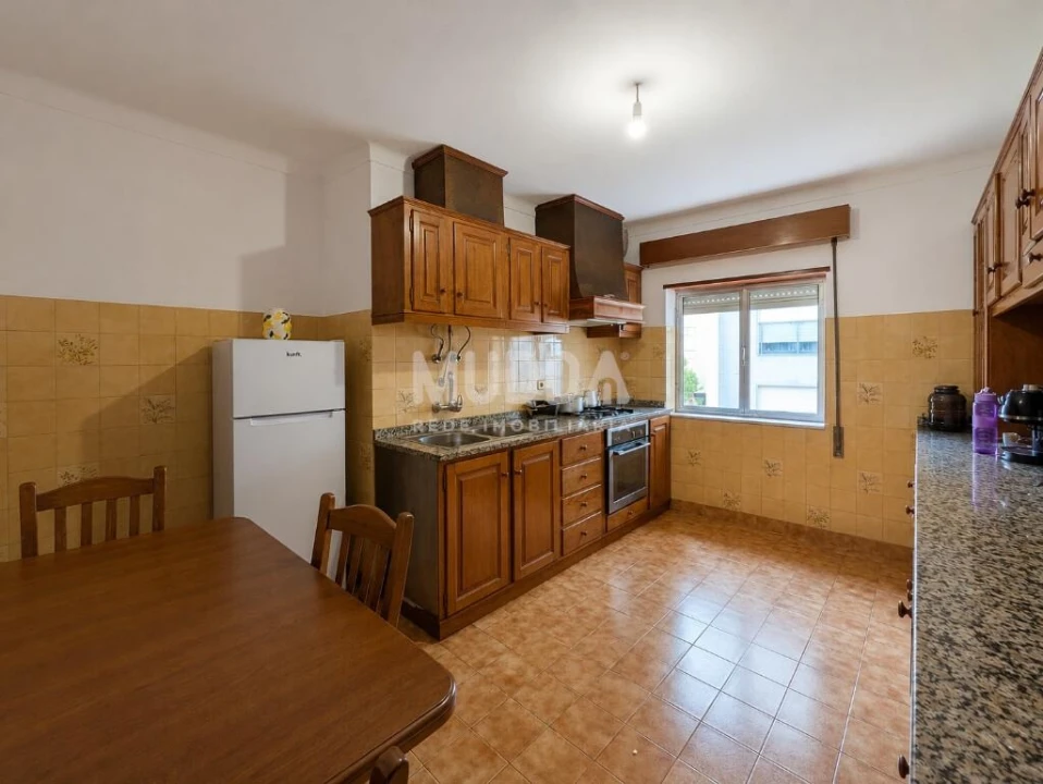Apartamento T3 para Venda em Sé, Santa Maria e Meixedo Foto 3