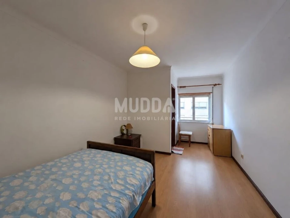 Apartamento T3 para Venda em Sé, Santa Maria e Meixedo Foto 6