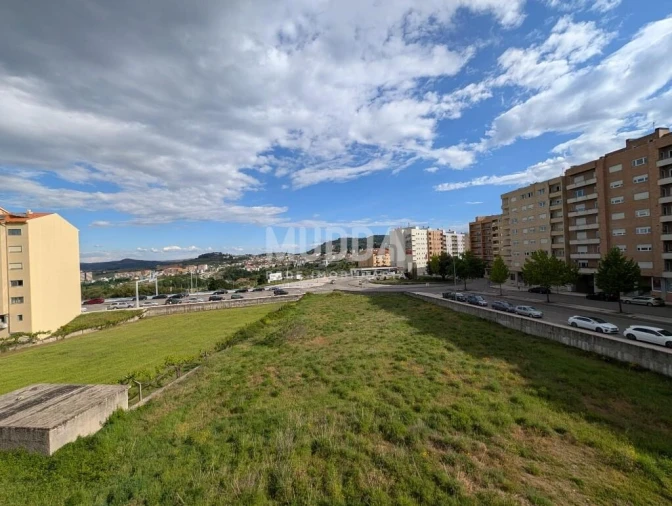 Apartamento T3 para Venda em Sé, Santa Maria e Meixedo Foto 8