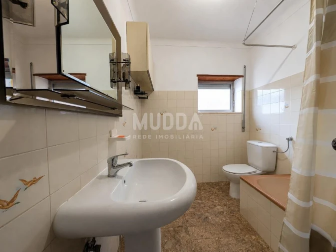 Apartamento T3 para Venda em Sé, Santa Maria e Meixedo Foto 7