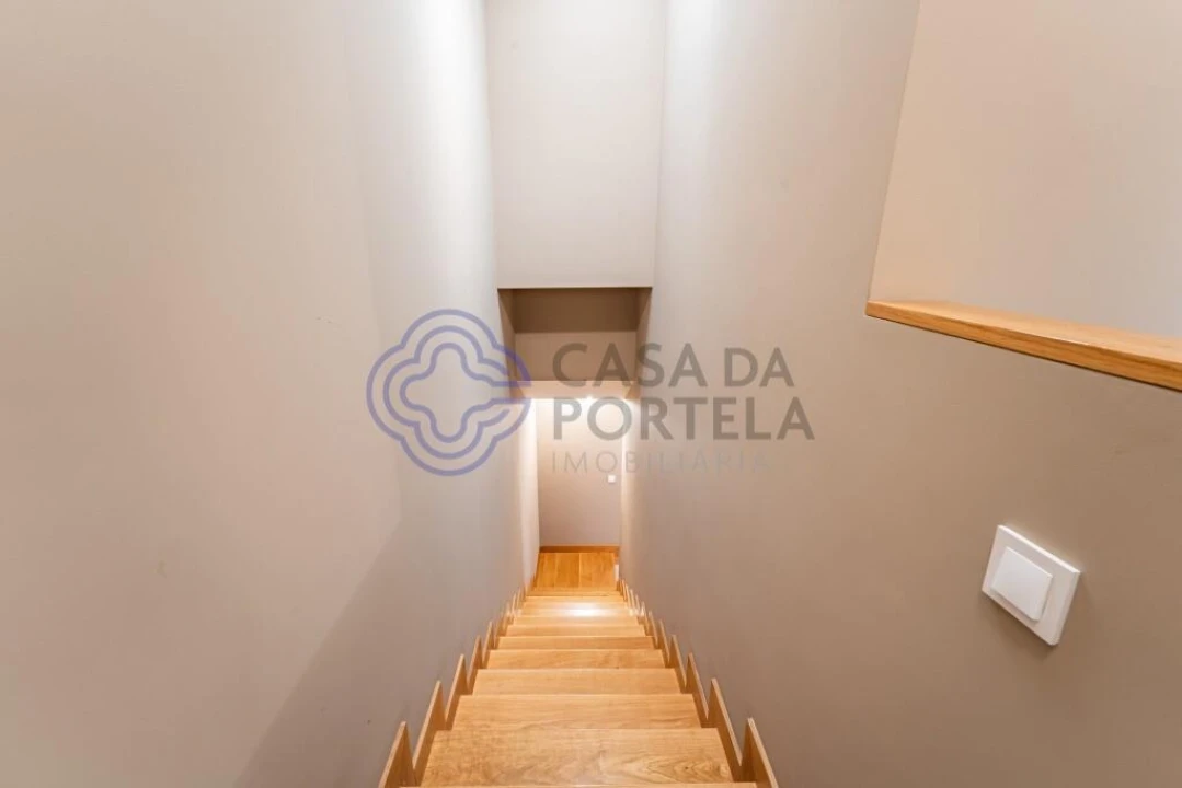 Moradia T3 para Venda em Fânzeres e São Pedro da Cova Foto 10