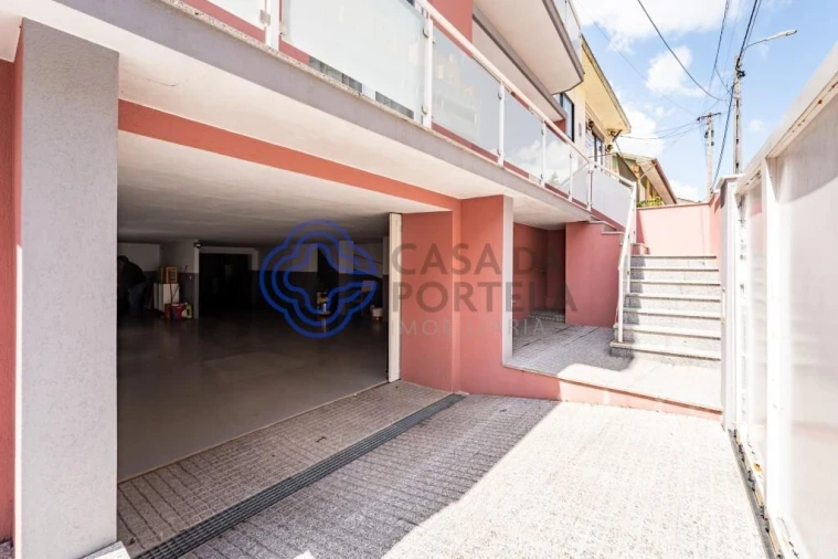 Moradia T3 para Venda em Fânzeres e São Pedro da Cova Foto 28