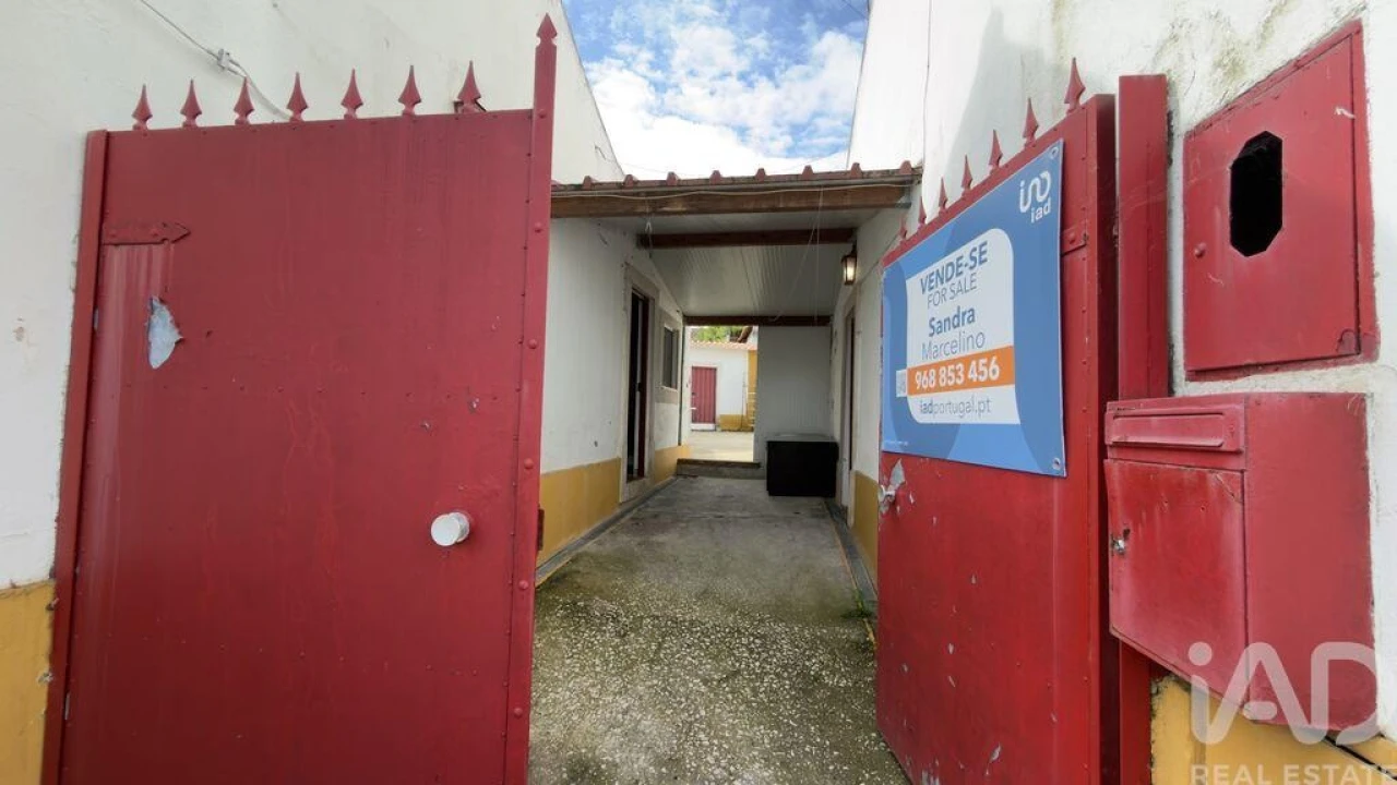 Moradia T2 para Venda em Azoia de Cima e Tremês Foto 3