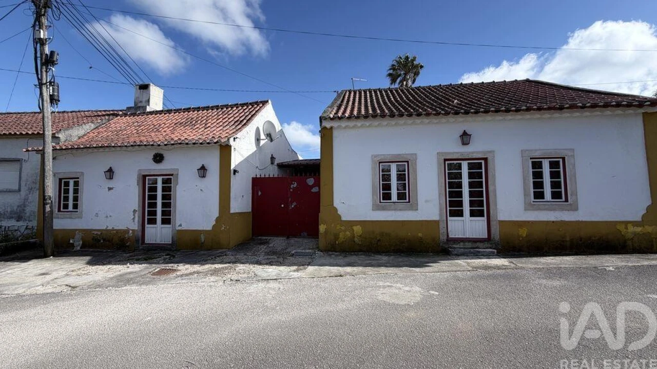 Moradia T2 para Venda em Azoia de Cima e Tremês Foto 1