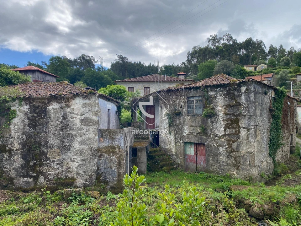 Moradia T1 para Venda em Portela e Extremo Foto 3