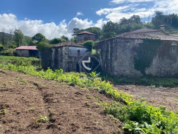 Moradia T1 para Venda em Portela e Extremo