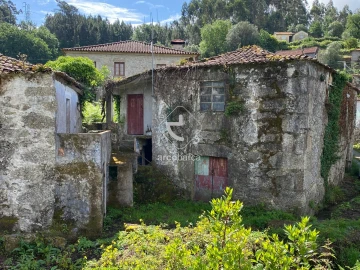 Moradia T1 para Venda em Portela e Extremo