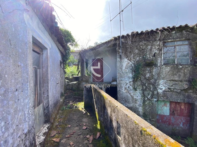 Moradia T1 para Venda em Portela e Extremo Foto 8