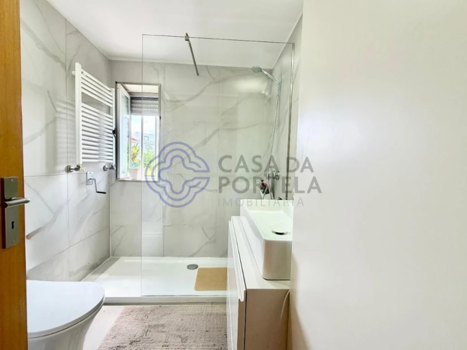 Apartamento T2 para Venda em Cidade da Maia Foto 17