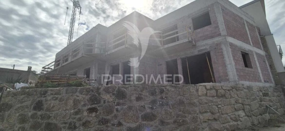 Moradia T2 para Venda em Lamas