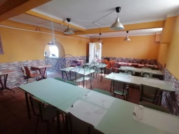 Loja para Venda em Arcozelo