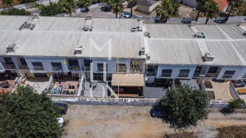 Moradia T3 para Venda em Ferreiras