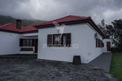 Moradia T3 para Venda em Urzelina (São Mateus)