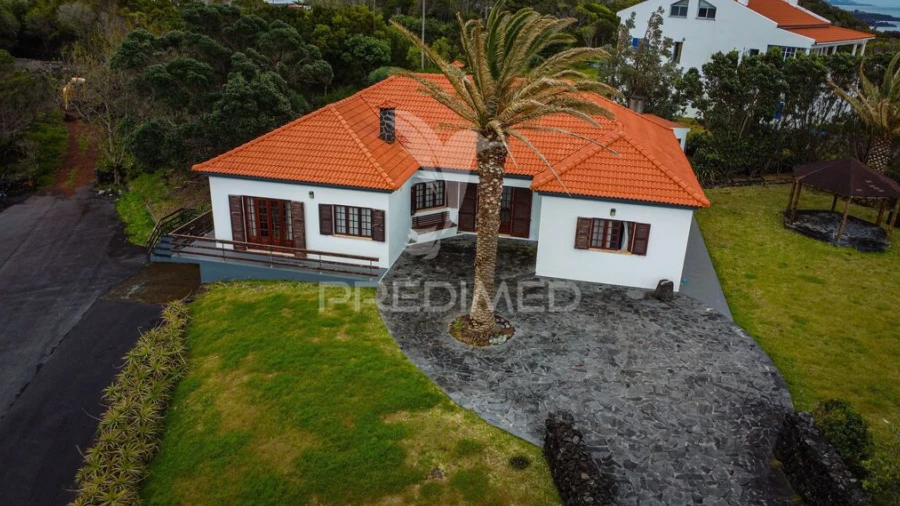Moradia T3 para Venda em Urzelina (São Mateus)