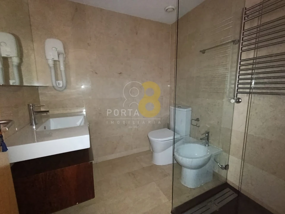 Apartamento T4 para Arrendamento em Matosinhos e Leça da Palmeira Foto 18