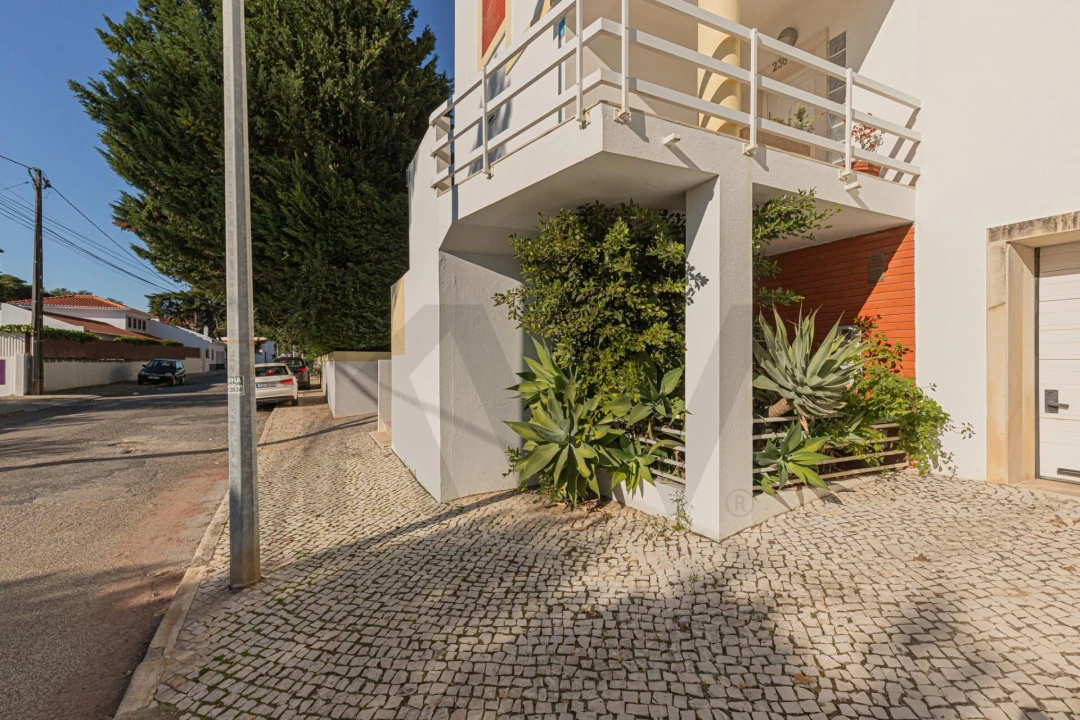 Moradia T5 para Venda em Alcabideche Foto 5