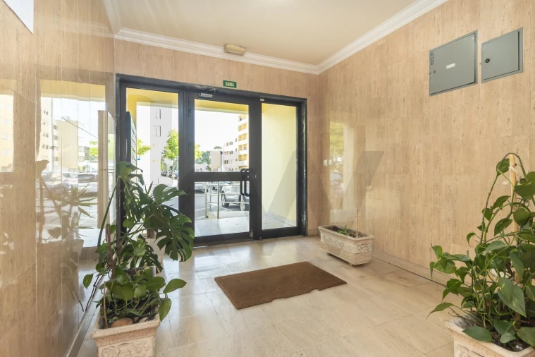 Apartamento T3 para Venda em Barreiro e Lavradio Foto 4