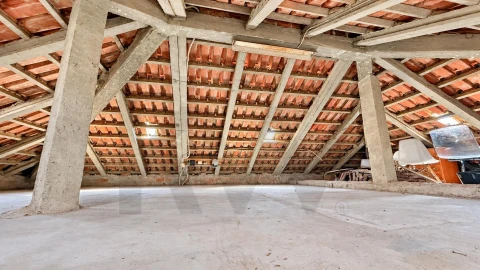 Moradia T4 para Venda em Rio de Mouro