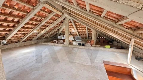 Moradia T4 para Venda em Rio de Mouro