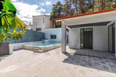 Moradia T2 para Venda em Sesimbra (Santiago)