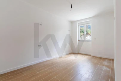 Moradia T2 para Venda em Sesimbra (Santiago)