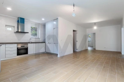 Moradia T2 para Venda em Sesimbra (Santiago)