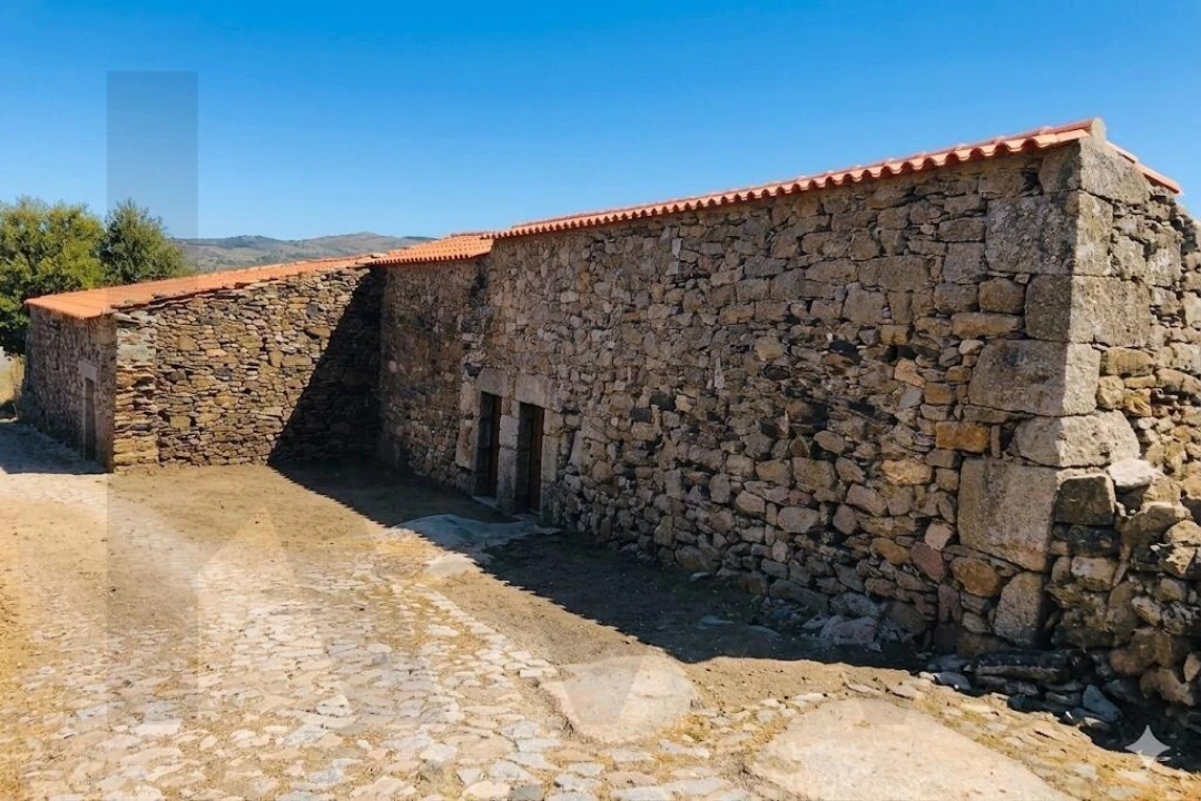 Quinta T2 para Venda em Touça Foto 13