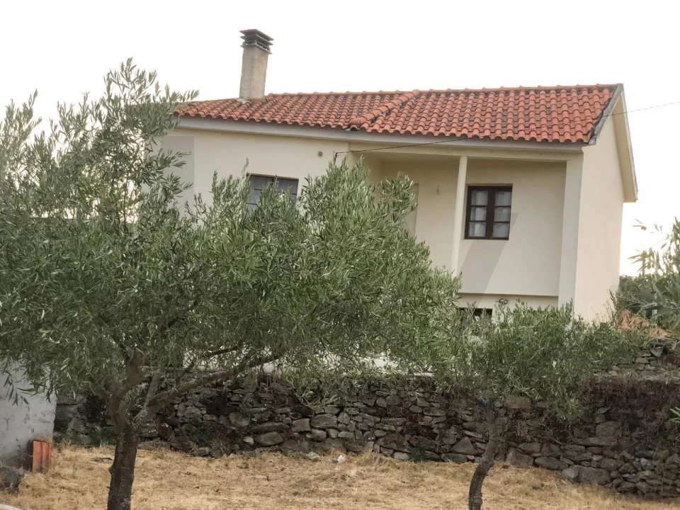 Quinta T2 para Venda em Touça Foto 1