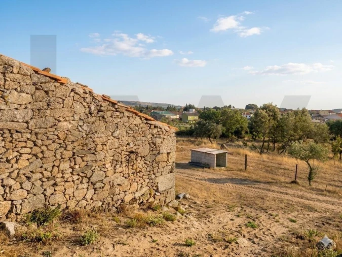 Quinta T2 para Venda em Touça Foto 11