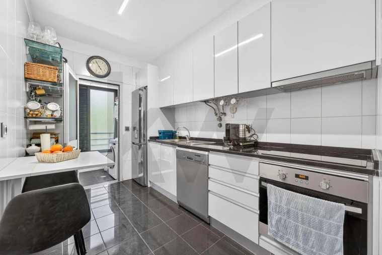 Apartamento T2 para Venda em Caniço Foto 21