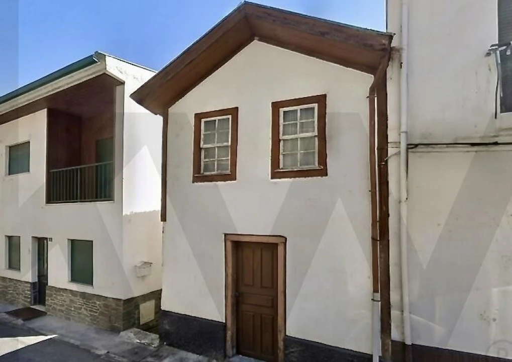 Moradia T3 para Venda em Peso da Régua e Godim Foto 1