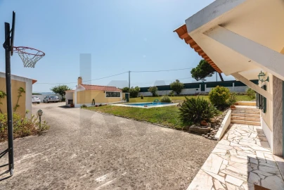 Moradia T4 para Venda em Santa Maria e São Miguel, São Martinho, São Pedro Penaferrim
