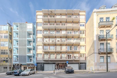 Apartamento T3 para Venda em Campolide
