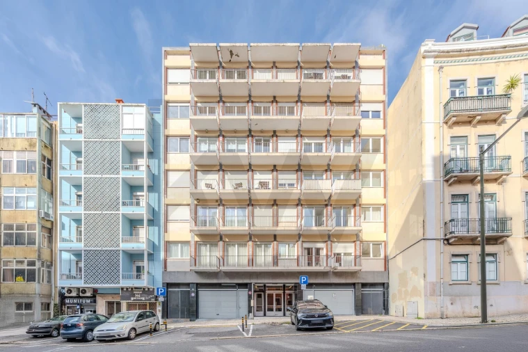 Apartamento T3 para Venda em Campolide Foto 19