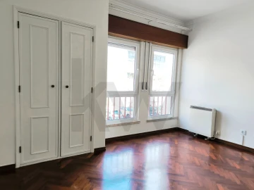 Apartamento T3 para Arrendamento em Oeiras e São Julião da Barra, Paço de Arcos e Caxias