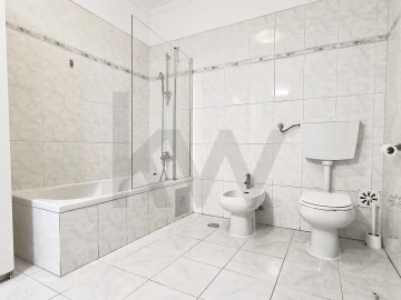 Apartamento T3 para Arrendamento em Oeiras e São Julião da Barra, Paço de Arcos e Caxias
