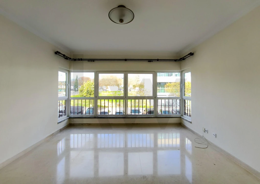 Apartamento T3 para Arrendamento em Oeiras e São Julião da Barra, Paço de Arcos e Caxias Foto 2