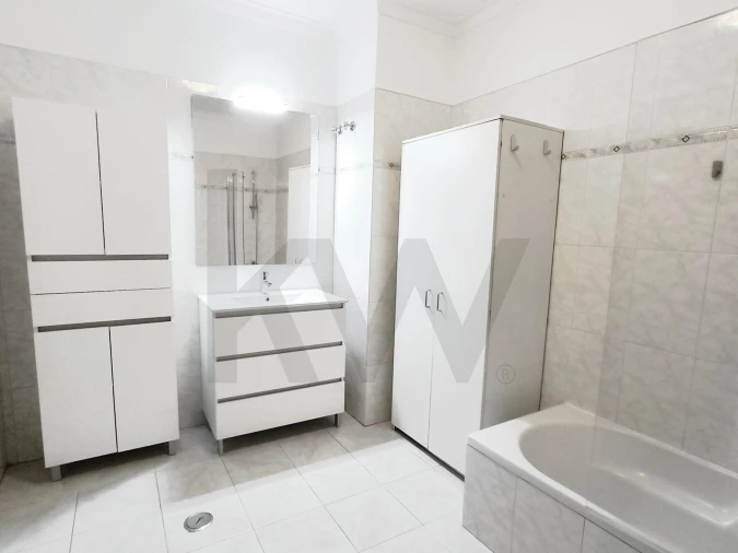Apartamento T3 para Arrendamento em Oeiras e São Julião da Barra, Paço de Arcos e Caxias Foto 16