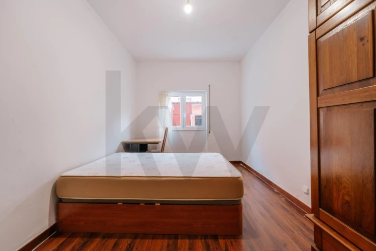 Apartamento T2 para Venda em Santo Antonio dos Olivais Foto 17