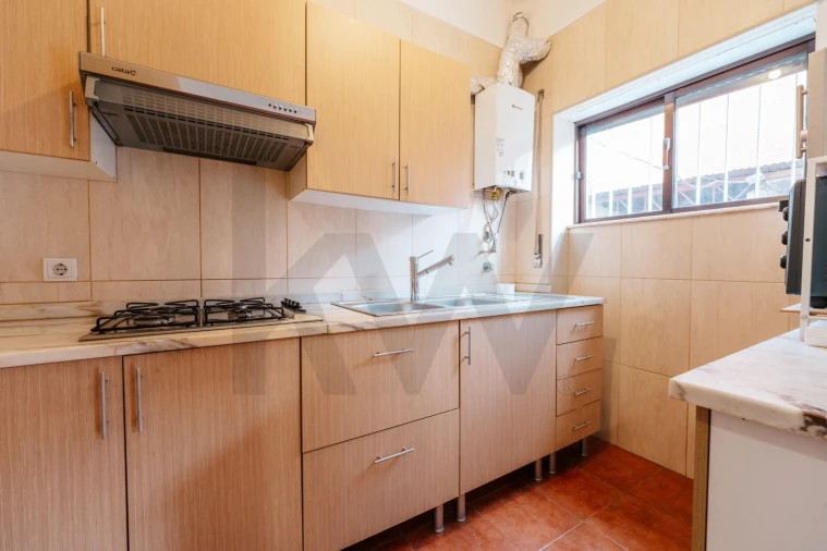 Apartamento T2 para Venda em Santo Antonio dos Olivais Foto 9