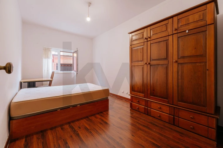 Apartamento T2 para Venda em Santo Antonio dos Olivais Foto 16