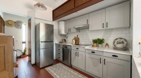 Apartamento T1 para Venda em Sesimbra (Santiago)