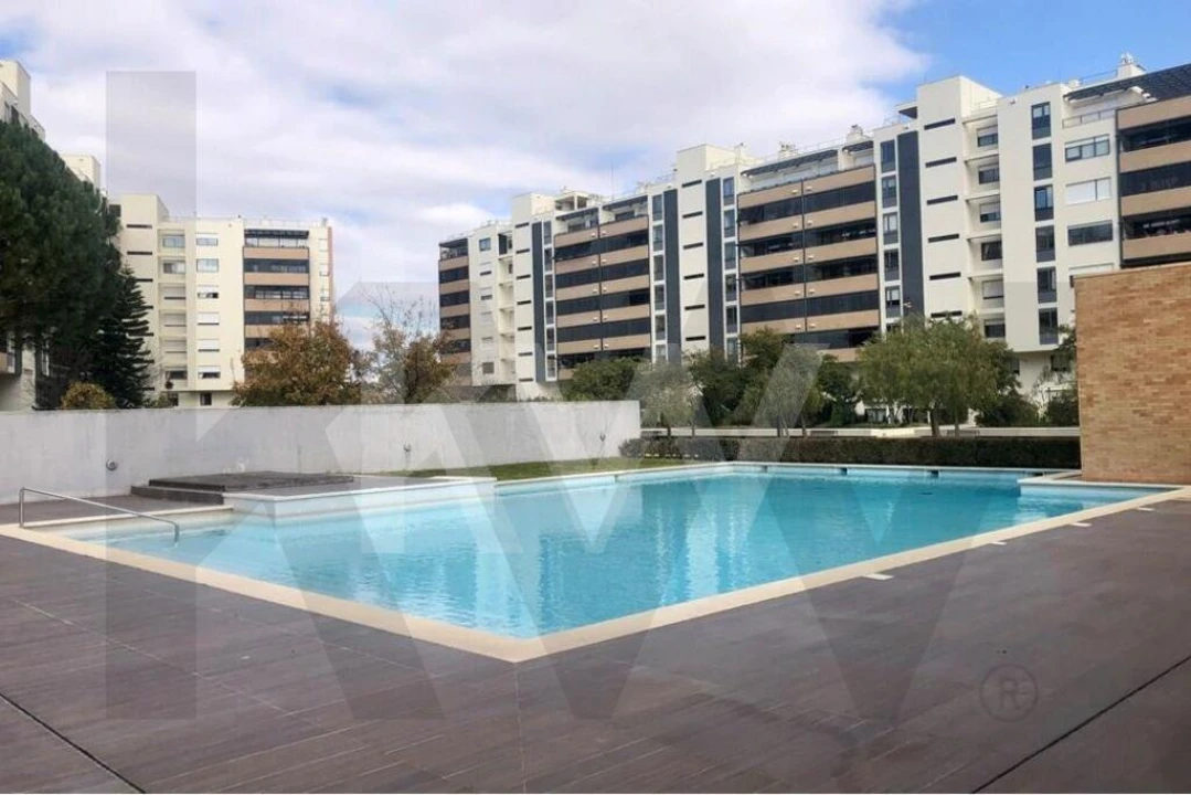 Apartamento T4 para Arrendamento em São Domingos de Benfica Foto 1