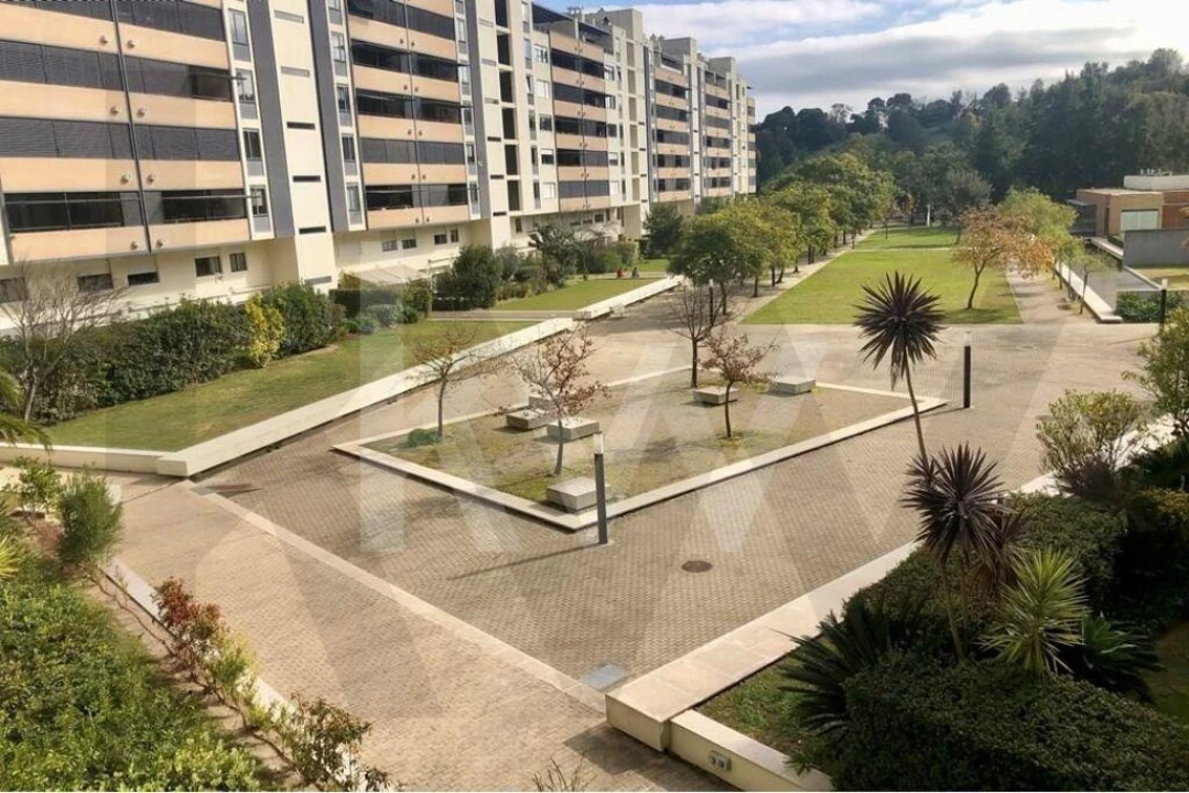Apartamento T4 para Arrendamento em São Domingos de Benfica Foto 20
