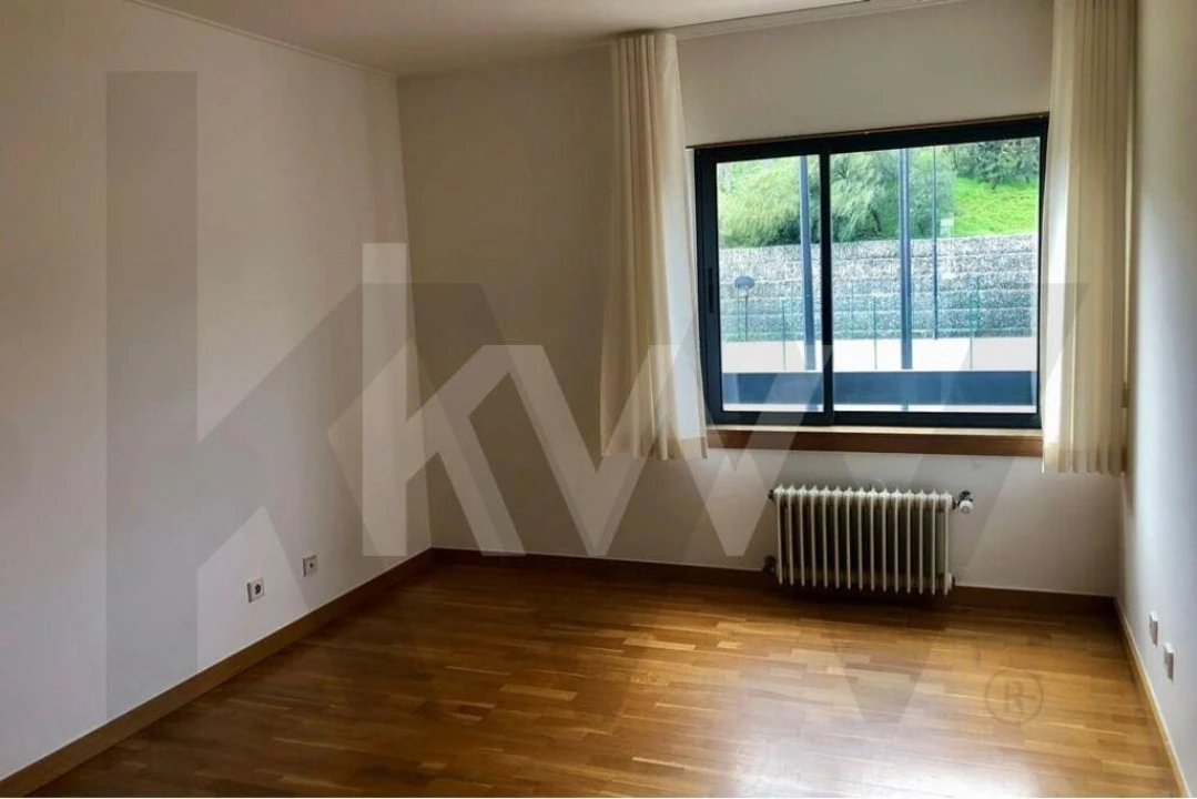Apartamento T4 para Arrendamento em São Domingos de Benfica Foto 13