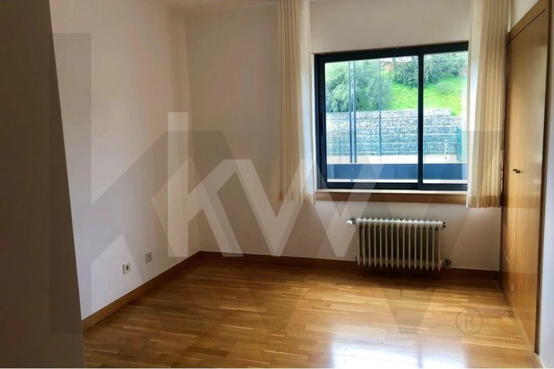 Apartamento T4 para Arrendamento em São Domingos de Benfica Foto 14