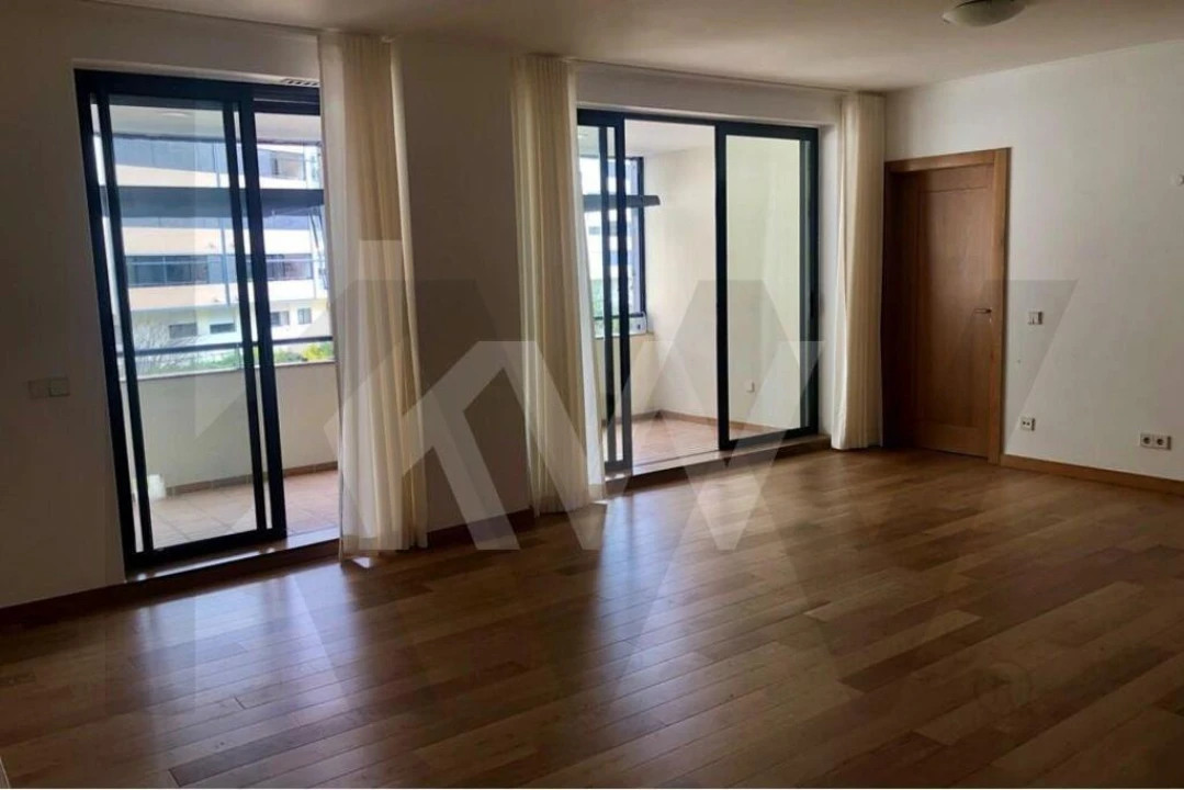 Apartamento T4 para Arrendamento em São Domingos de Benfica Foto 10